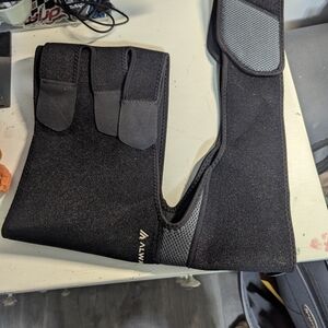 AXIOM Neoprene Hip/Leg Brace Support - Black